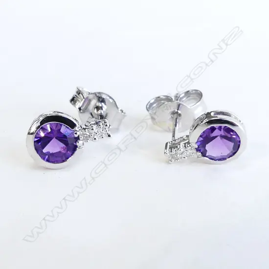PR 9CT WHITE GOLD & AMETHYST STUD EARRINGS, 1.4GMS, NEW