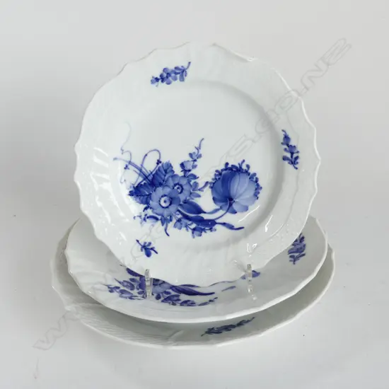 3 ROYAL COPENHAGEN H/PAINTED PLATES 220mm dia