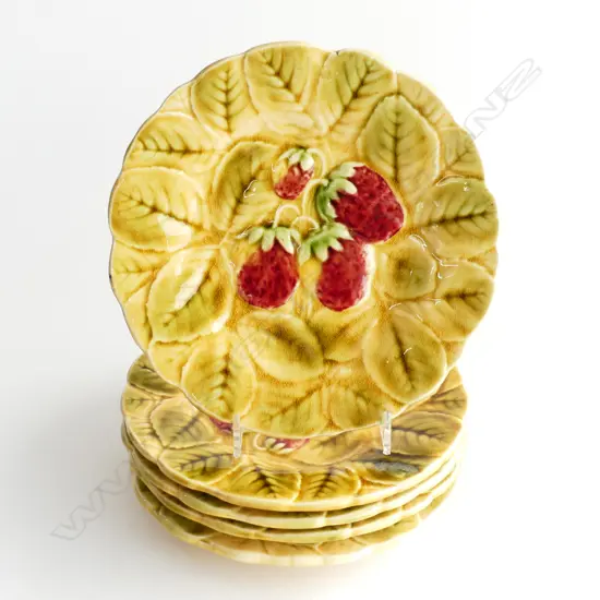 5 SARREGUEMINES MAJOLICA STRAWBERRY SIDE PLATES 190mm dia 