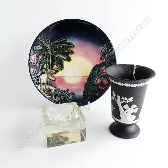 CLEAR MURANO ASH TRAY 80x80mm (chip), BLACK WEDGWOOD VASE H.140mm, MOORCROFT 2000 MILLENIUM PLATE 225mm dia, BOXED