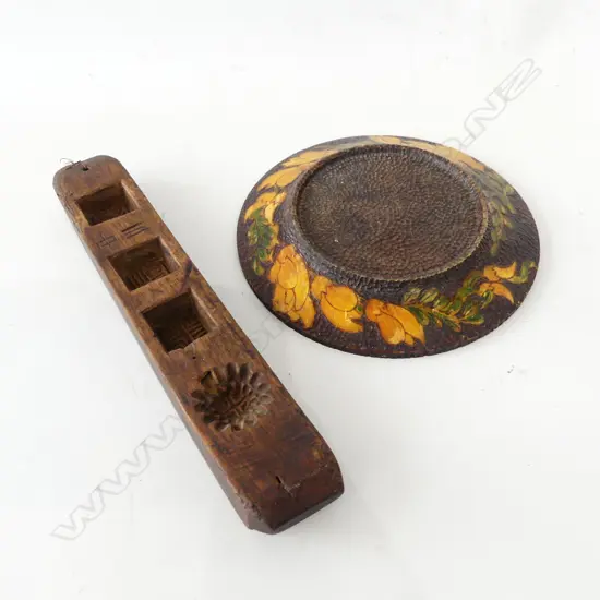 VINTAGE WOODEN ITEMS; , BISCUIT MOULD & NZ KOWHAI POKER WORK STAND (DIA 175mm)