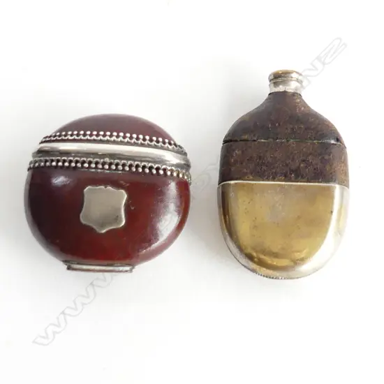  SILVER MOUNTED CHESTNUT VESTA CASE AND HIP FLASK VESTA CASE