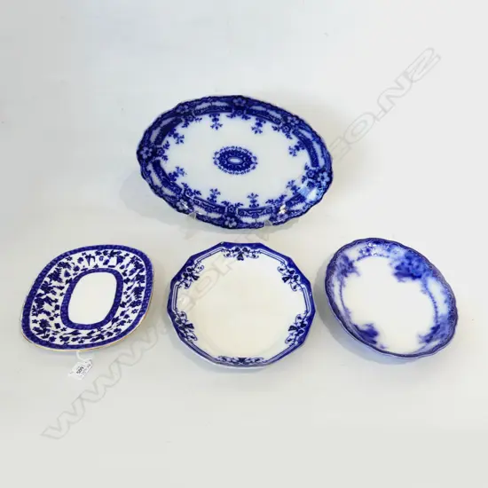 4 B/W OVAL PLATTERS 380x275mm