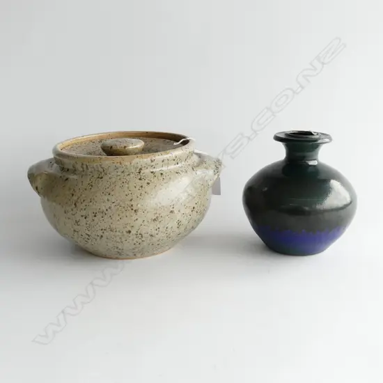 2 PCES STUDIO POTTERY; LG LIDDED TUREEN 250mm dia + GLAZED VASE H.165mm