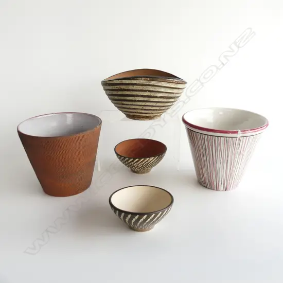 5 CERAMIC CONTAINERS; 2 POTS H.175mm + 3 BOWLS 