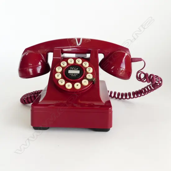 RED PLASTIC DIAL PHONE W.230mm