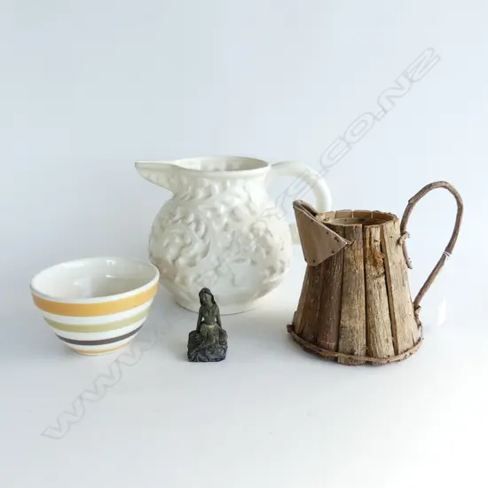 2 LARGE JUGS; WOODEN + BESWICK #653 H.220mm + BEEHIVE MIXING BOWL 165mm + RESIN PANIA H.85mm