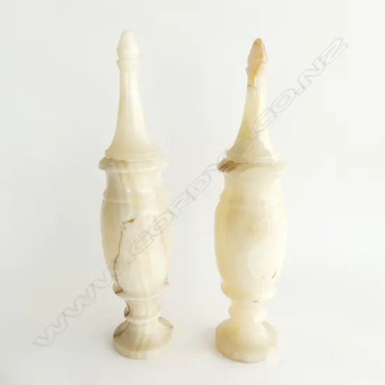 PAIR OF ONYX PILLARS H.370mm (TOPS REMOVE)