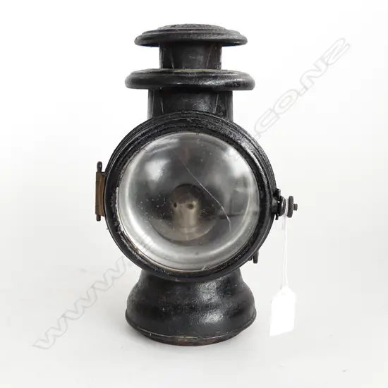 ANTIQUE AUTOMOBILE “ROYAL SIDE” LAMP BY DIETZ NY USA WITH KEROSENE BURNER, CRACK TO GLASS H. 250mm