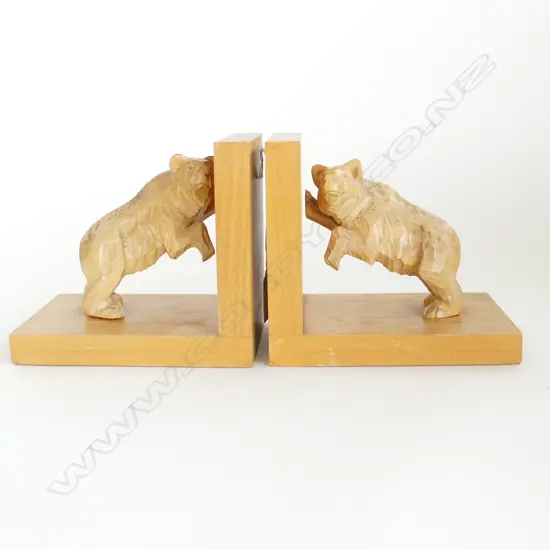 PR CARVED WOODEN BEAR BOOK ENDS H.140mm