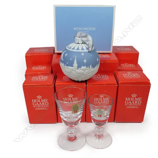 12 HOLMEGAARD LIQUEUR GLASSES & WEDGWOOD B&W XMAS BAUBLE DIA.70mm (ALL BOXED) (13)