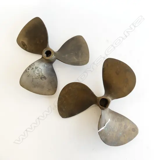 2 VINTAGE BRONZE PROPELLERS 260 / 240mm dia 