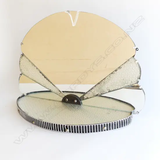 DECO MIRRORED DISPLAY STAND 535x160x360mm