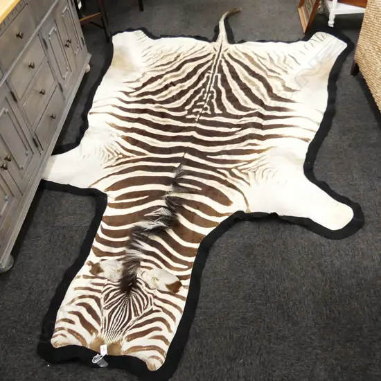 LG ZEBRA HIDE 3000x2000mm