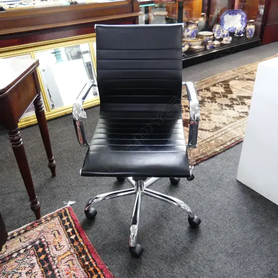 EAMES STYLE OFFICE CHAIR