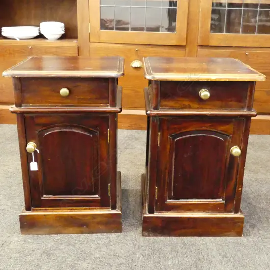 PR BEDSIDE CABINETS 420x395x660mm