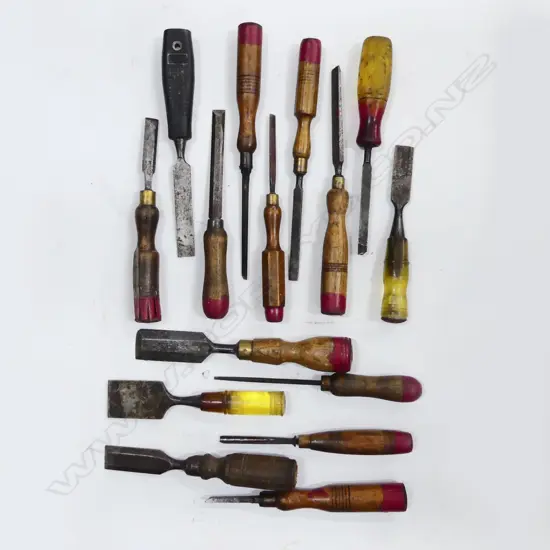 15 ASST. VINTAGE CHISELS / FILES ETC