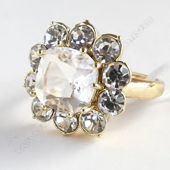 LG GOLD PLATED 925 SILVER DIAMANTE CLUSTER COSTUME JEWELLERY RING SZ R
