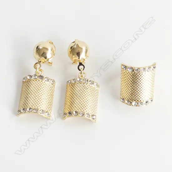 GILT & CZ HALF BARREL RING & DROP EARRING SET