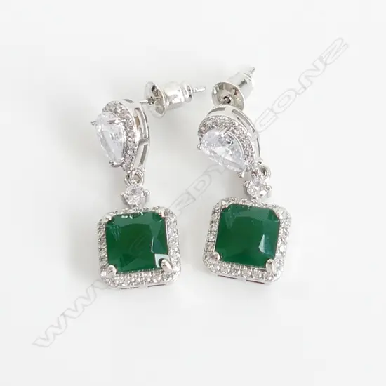 PR FAUX 2CT EMERALD & DIAMOND SILVER PLATED DROP EARRINGS