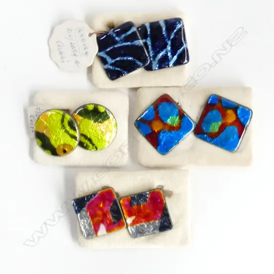 4 PRS ASSORTED VINTAGE ENAMEL EAR CLIPS, ALL ON ORIGINAL CARDS