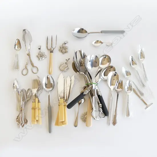 TRAY OF MIXED EP CUTLERY FISH SET ETC