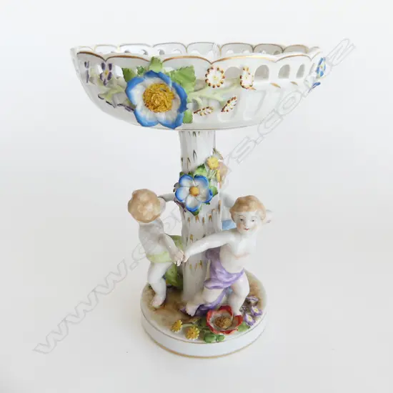 VON SCHIERHOLZ PORCELAIN COMPORT H.255mm 3 minor petals missing
