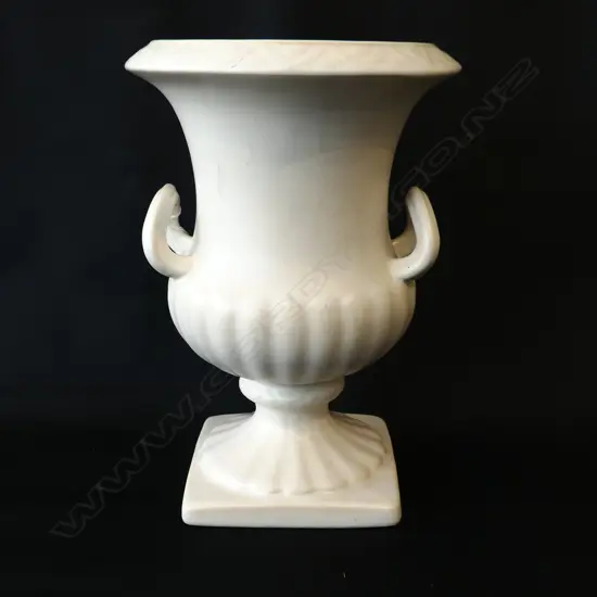 LG SHORTER & SON WHITE URN VASE H. 290mm