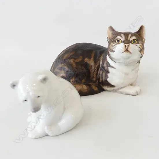 BOXED CERAMIC  CAT SCULPTURE W.150 H. 100mm AND LLADRO  POLAR BEAR W.100 H.80mm