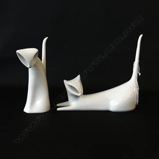 PAIR OF ROYAL DUX MODERNIST CAT FIGURES, 1 H. 160mm & 1 L. 180mm