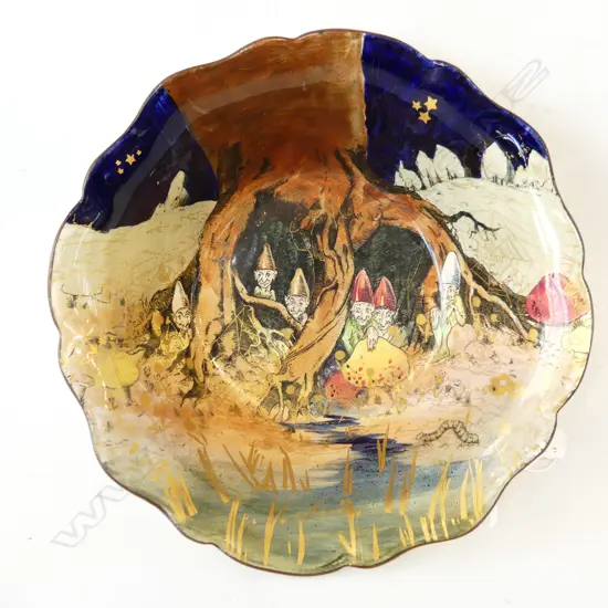 ROYAL DOULTON GNOMES SCALLOPED BOWL. Dia 225mm H.70mm