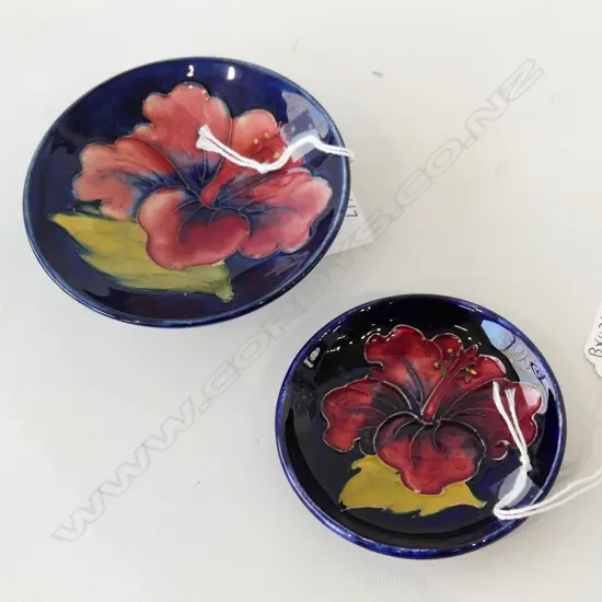 2 MOORECROFT HIBISCUS PIN DISHES DIA 95MM & 80MM