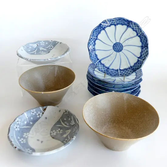 6 JAPANESE PLATES 230mm dia + 2 PRS BOWLS; 220mm dia