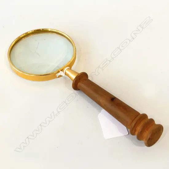 WOOD HANDLED MAGNIFYING GLASS L.205mm