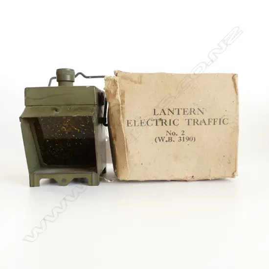 WW2 BRITISH LANTERN ELECTRIC TRAFFIC NO. 2 W.B. 3190 WITH BOX
