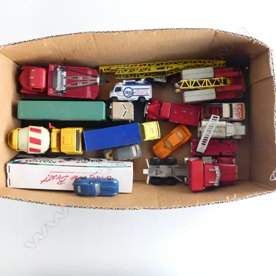 SMALL BOX  APROX 15 DIE CAST TOYS VARIOUS MAKERS 