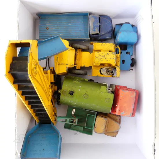 6 VINTAGE DINKY TOYS NO BOXES