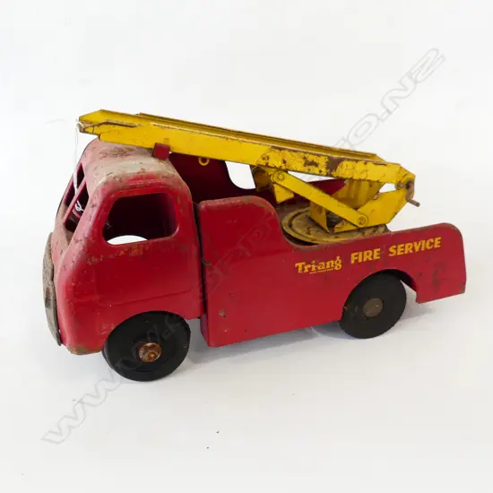 TRIANG TIN TOY FIRE SERVICE TRUCK L390MM
