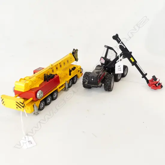SIKU DIE CAST CRANE TRUCK L320 & DIE CAST JOAL  ARTICULATED GRABBER L240MM