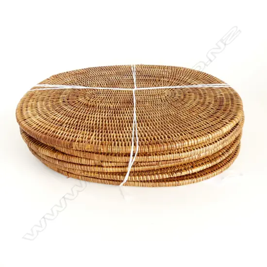 7 OVAL WOVEN PLACEMATS 395x285mm