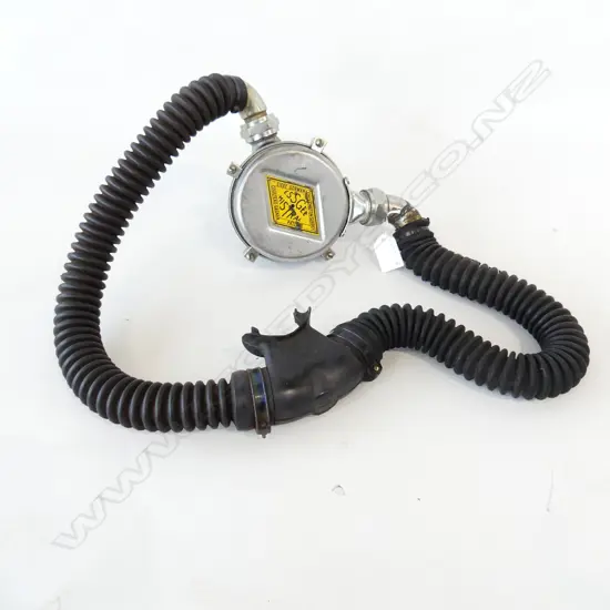 VINTAGE SIEBE GORMAN 'ESSGEE MISTRAL' double hose DIVING REGULATOR