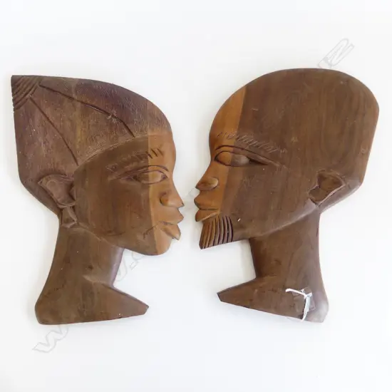 PR CARVED WOODEN AFRICAN HEADS H. 330mm