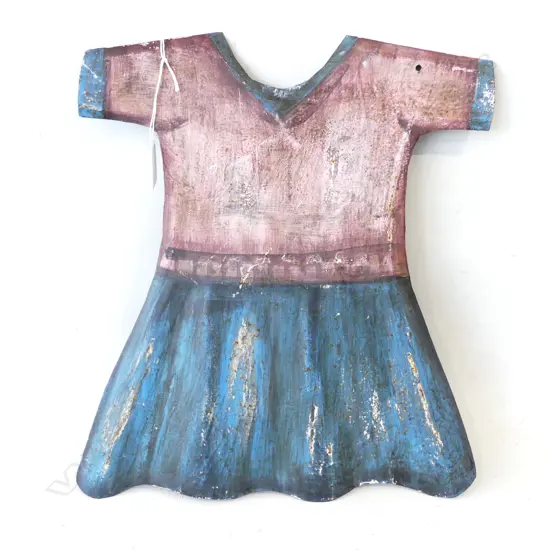 VINTAGE STYLE PAINTED METAL DRESS SIGN 350x300mm