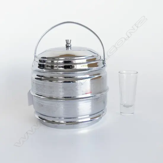 VINTAGE CHROME ICE BUCKET