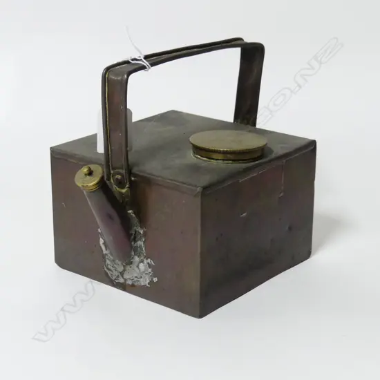 COPPER TEAPOT SHAPED HOT WATER CARRIER H160 L180MM