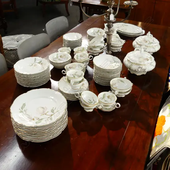 10 PLACE HUTSCHENREUTHER DINNER SET MAGNOLIA PATTERN SYLVIA SHAPE