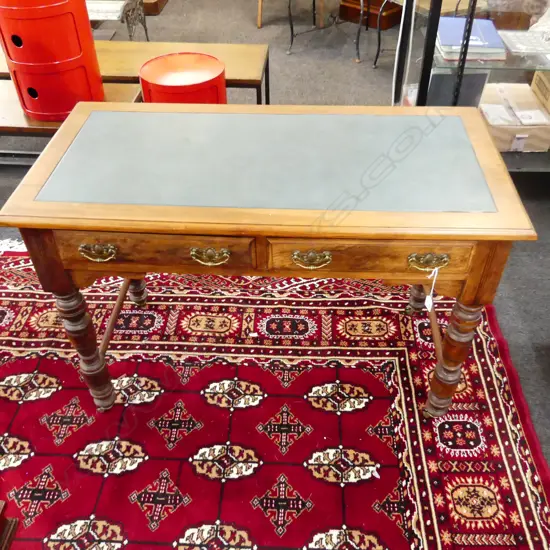 EDWARDIAN LEATHER TOP DESK 1060x515x745mm