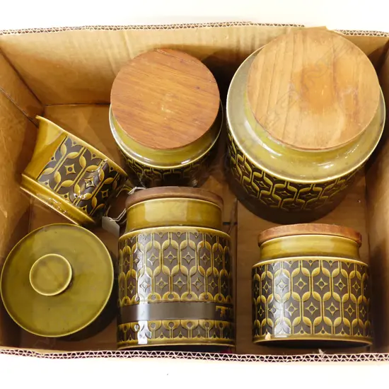 6 PCES HORNSEA; 5 LIDDED CONTAINERS H.200mm, JUG