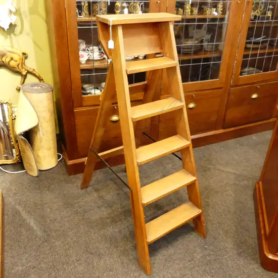 WOODEN LADDER H.1320mm
