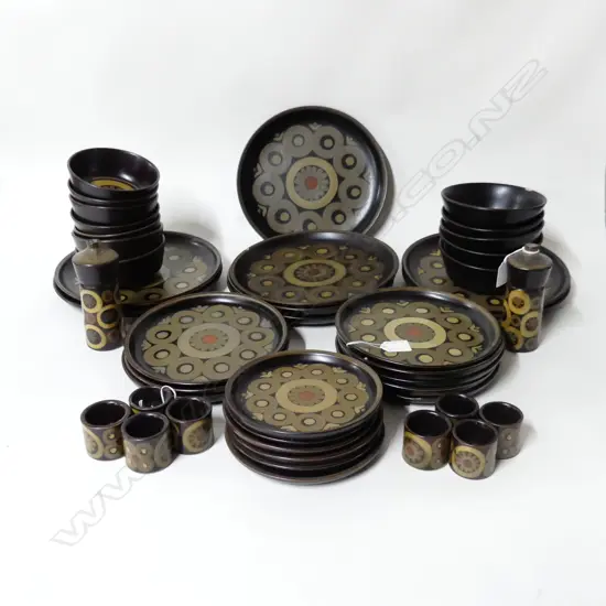 6 plates removed. 35 pces DENBY 'ARABESQUE' PART DINNER SERVICE, FAULTS (35)...